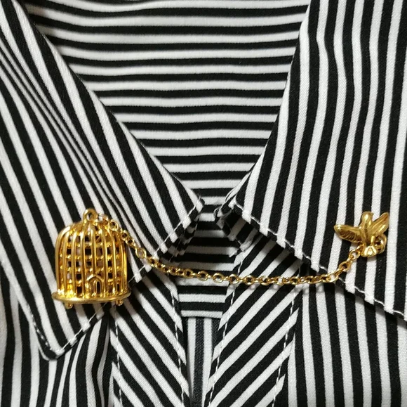 Vintage Designer Monet Chain Lapel Brooch/Pin Bird Cage with Bird on End  - Picture 8 of 11